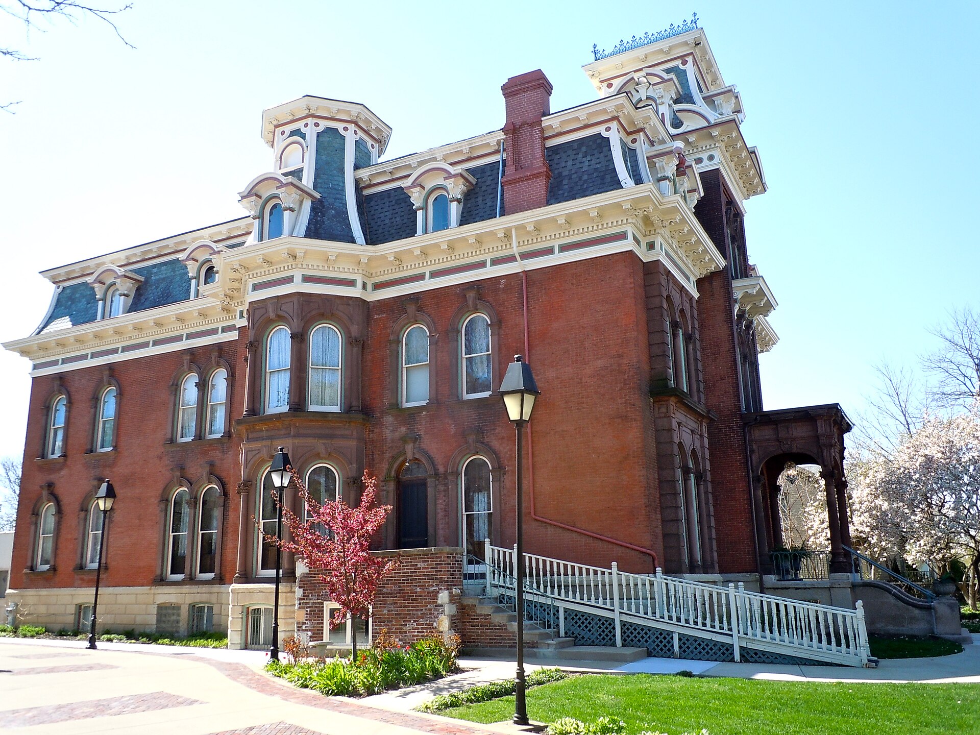 Joliet skyline, a nearby construction market FinTruction serves
