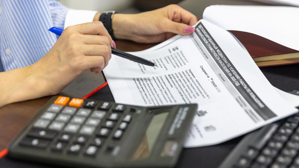 Construction Accounting vs Regular Accounting: What Makes It Different?